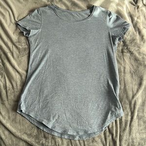 Lululemon tee size 4/6
